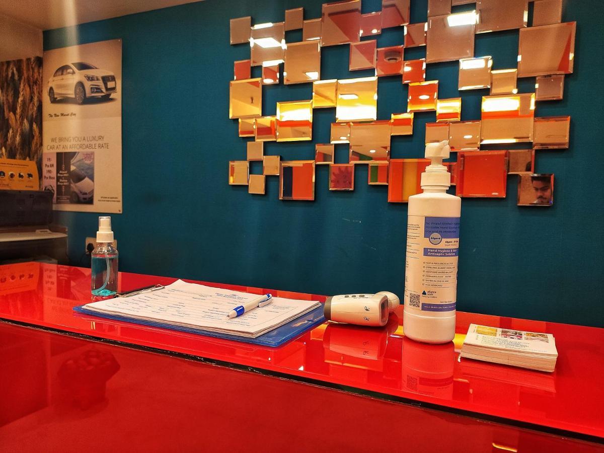 כלכותה Hotel Narayani Enclave מראה חיצוני תמונה