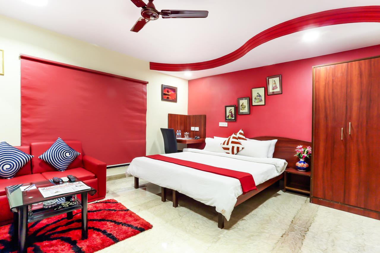 כלכותה Hotel Narayani Enclave מראה חיצוני תמונה