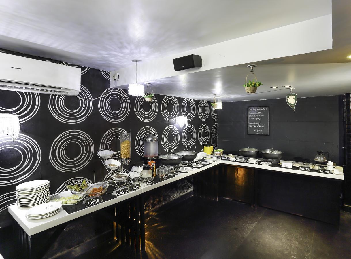 כלכותה Hotel Narayani Enclave מראה חיצוני תמונה