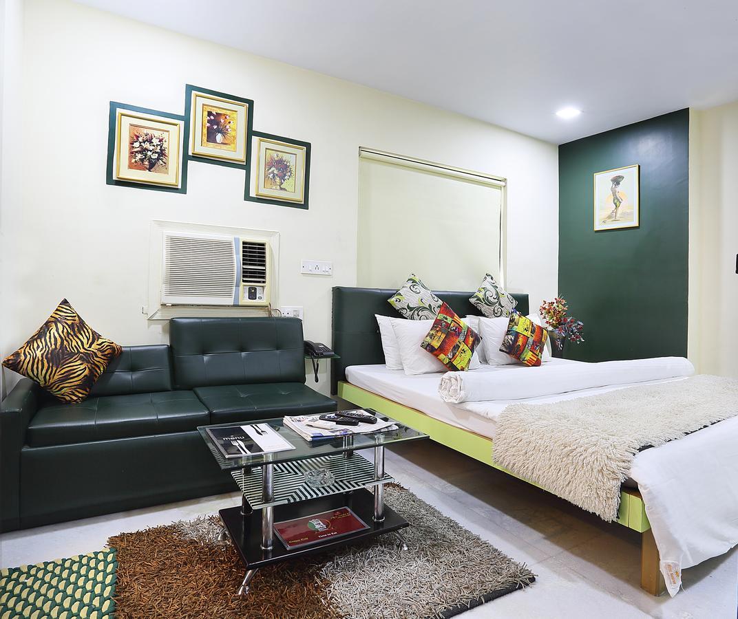 כלכותה Hotel Narayani Enclave מראה חיצוני תמונה