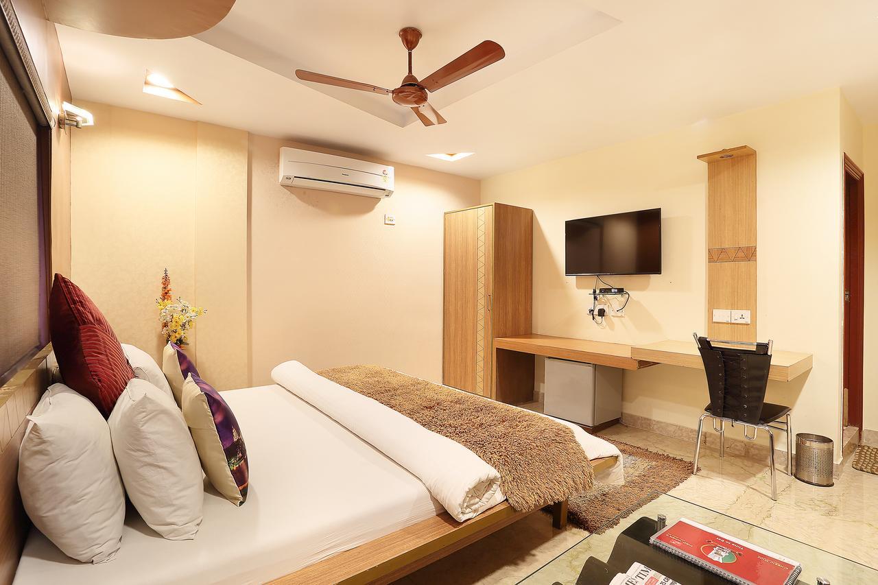 כלכותה Hotel Narayani Enclave מראה חיצוני תמונה