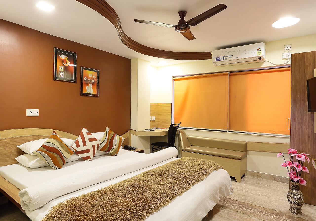 כלכותה Hotel Narayani Enclave מראה חיצוני תמונה