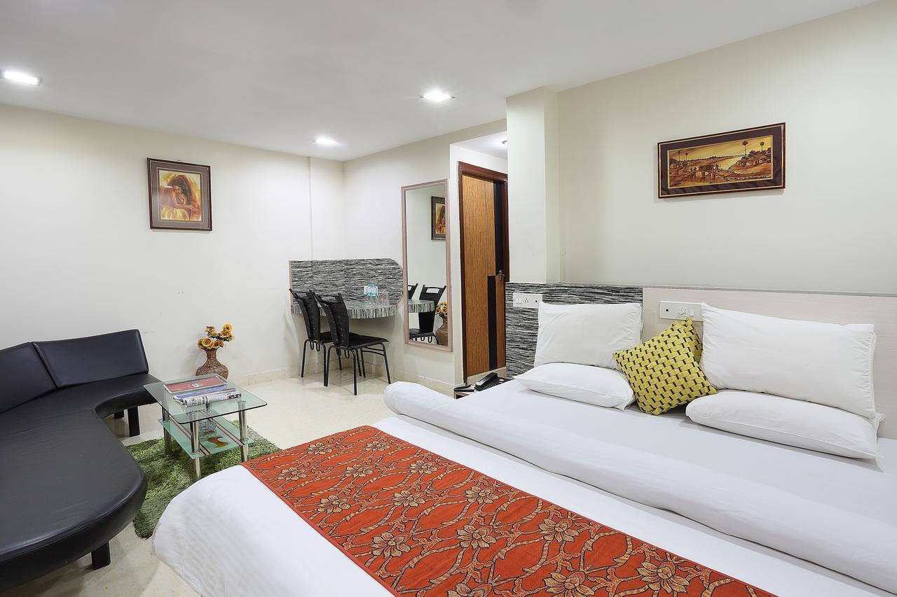 כלכותה Hotel Narayani Enclave מראה חיצוני תמונה