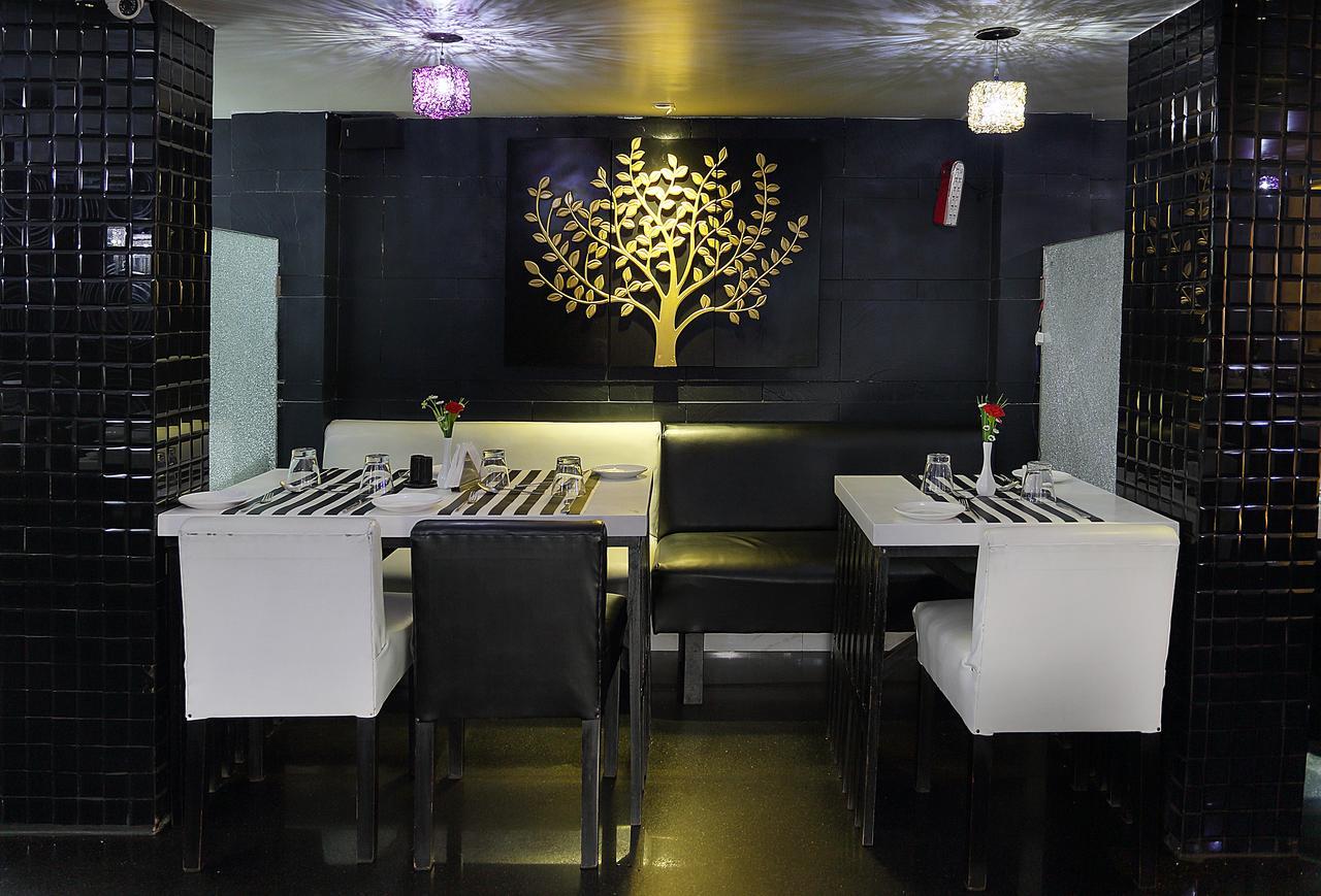 כלכותה Hotel Narayani Enclave מראה חיצוני תמונה