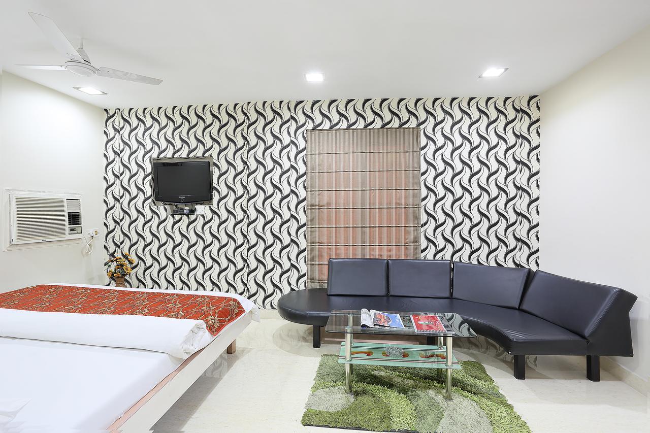 כלכותה Hotel Narayani Enclave מראה חיצוני תמונה