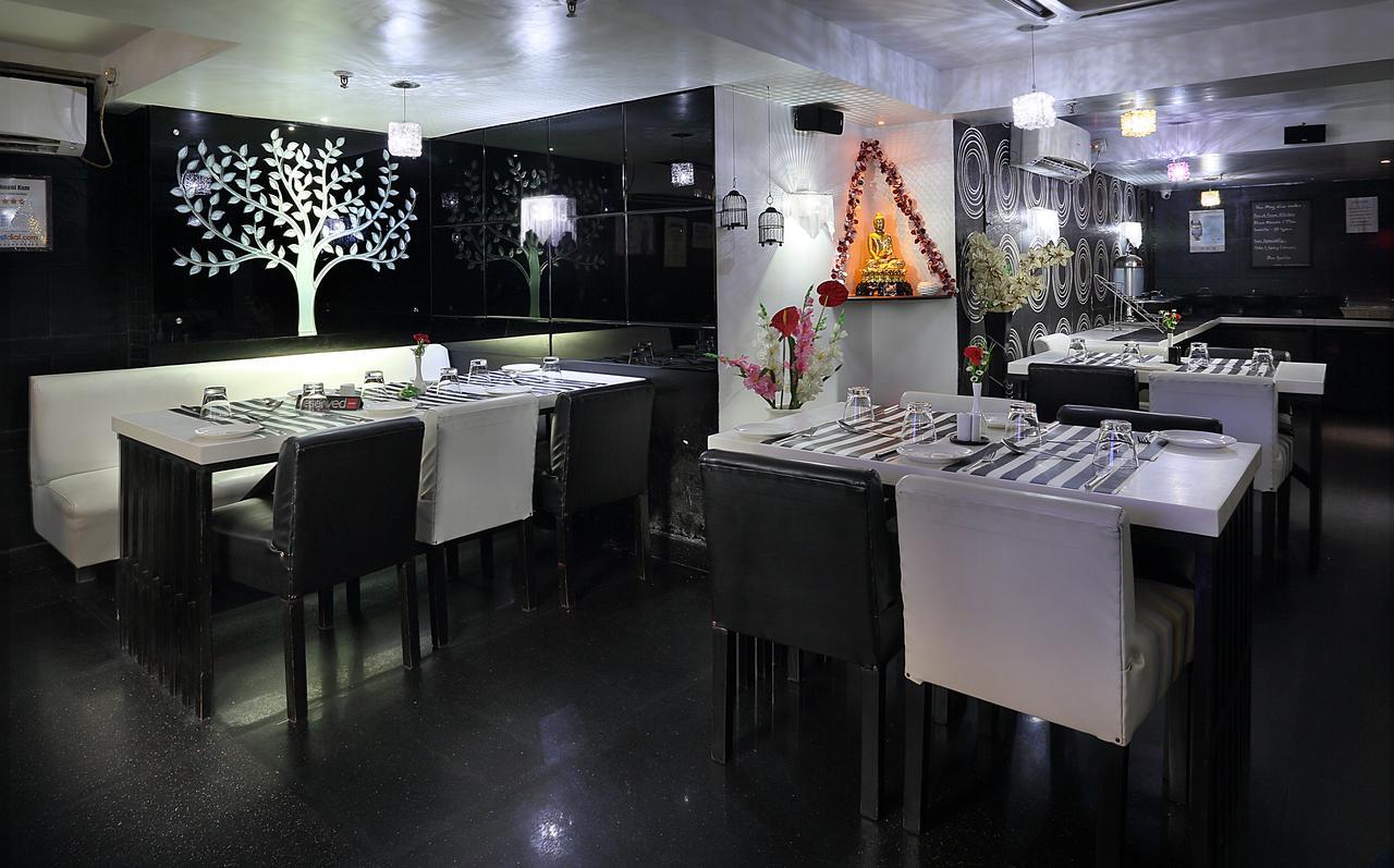 כלכותה Hotel Narayani Enclave מראה חיצוני תמונה