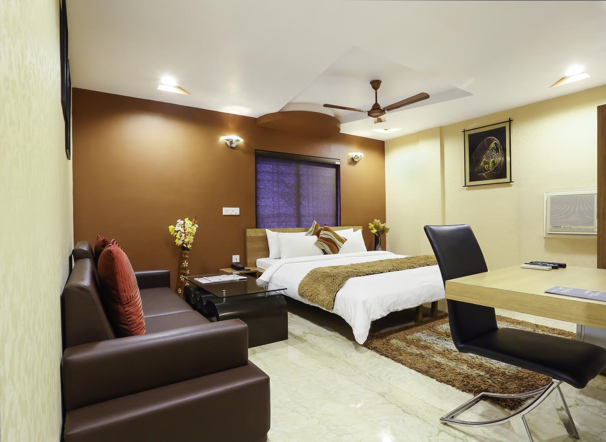 כלכותה Hotel Narayani Enclave מראה חיצוני תמונה