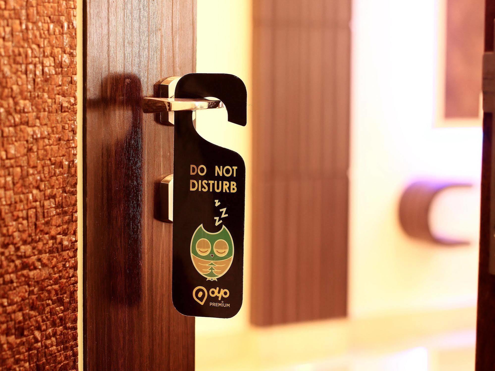 כלכותה Hotel Narayani Enclave מראה חיצוני תמונה
