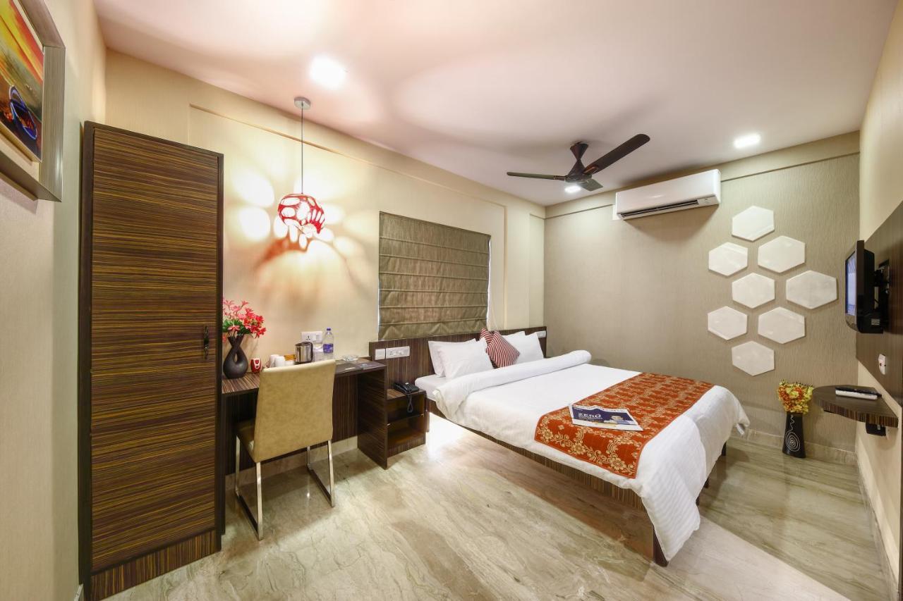 כלכותה Hotel Narayani Enclave מראה חיצוני תמונה